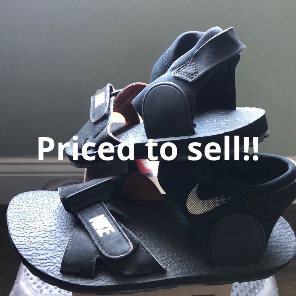 Nike men’s sandals.